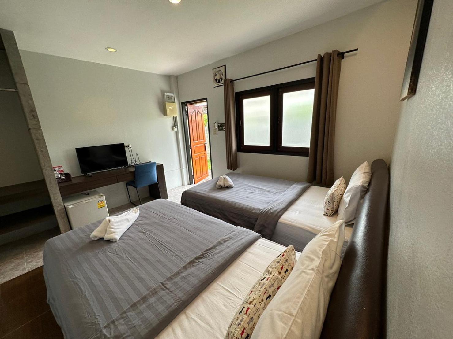 Baan Ma Feung Guesthouse Kanchanaburi Esterno foto