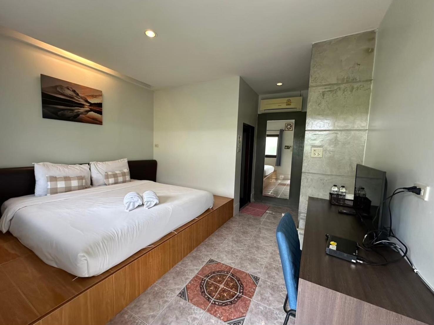 Baan Ma Feung Guesthouse Kanchanaburi Esterno foto