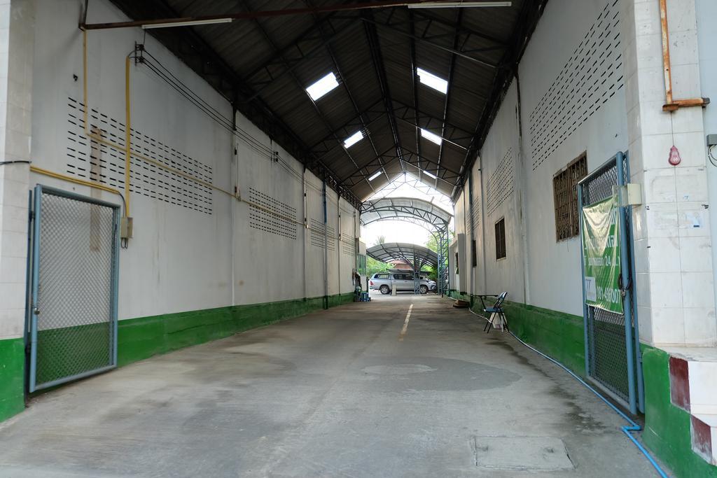 Baan Ma Feung Guesthouse Kanchanaburi Esterno foto