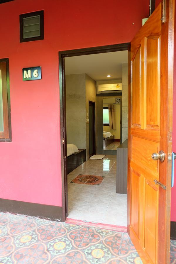 Baan Ma Feung Guesthouse Kanchanaburi Esterno foto