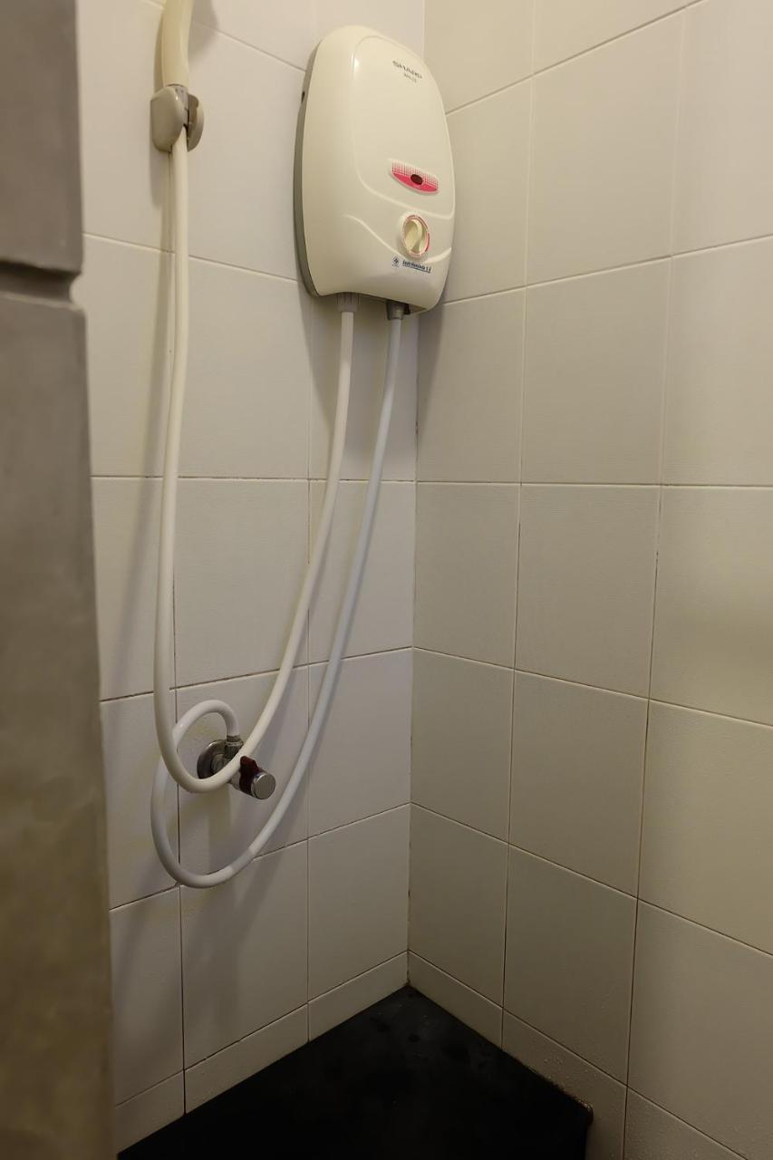 Baan Ma Feung Guesthouse Kanchanaburi Esterno foto