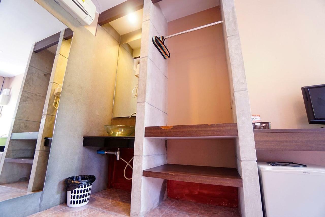 Baan Ma Feung Guesthouse Kanchanaburi Esterno foto