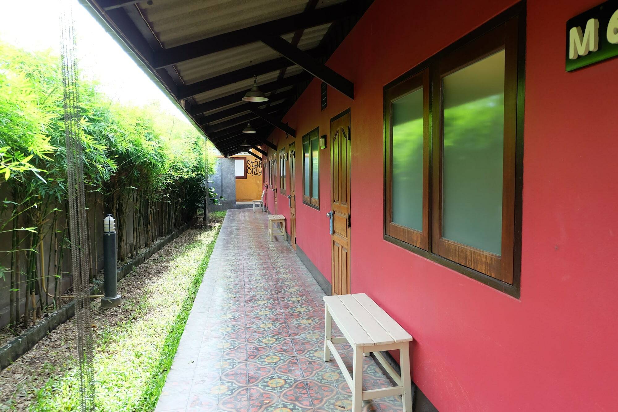 Baan Ma Feung Guesthouse Kanchanaburi Esterno foto